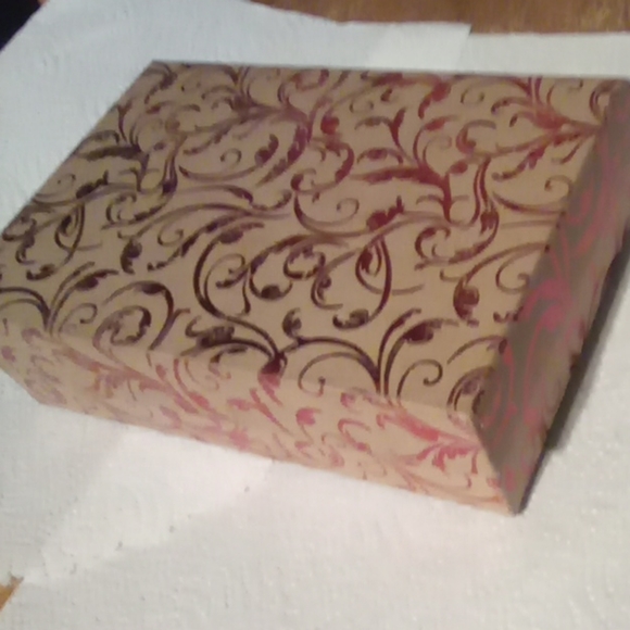 Empty gift box - Picture 1 of 3